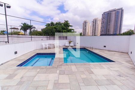 Apartamento à venda com 83m², 2 quartos e 1 vaga Apartamento à venda com 83m², 2 quartos e 1 vagaÁrea comum - Piscina