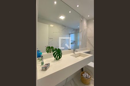 Apartamento à venda com 95m², 2 quartos e 2 vagasBanheiro da Suíte 1