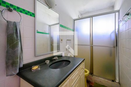 Casa à venda com 440m², 5 quartos e 2 vagas Casa à venda com 440m², 5 quartos e 2 vagasBanheiro 2