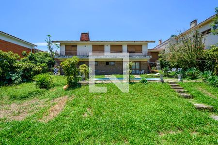 Casa à venda com 440m², 5 quartos e 2 vagas Casa à venda com 440m², 5 quartos e 2 vagasPiscina
