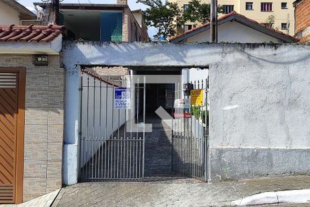 Casa à venda com 124m², 2 quartos e 3 vagas Casa à venda com 124m², 2 quartos e 3 vagasFachada