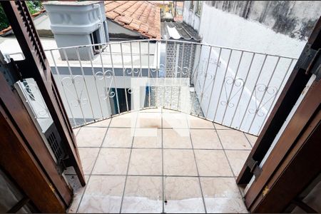 Casa à venda com 124m², 2 quartos e 3 vagas Casa à venda com 124m², 2 quartos e 3 vagasVista do quarto da casa 2