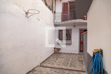 Casa à venda com 124m², 2 quartos e 3 vagas Casa à venda com 124m², 2 quartos e 3 vagasQuintal