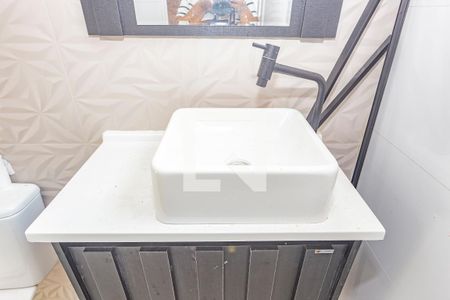 Casa à venda com 170m², 3 quartos e 2 vagasBanheiro