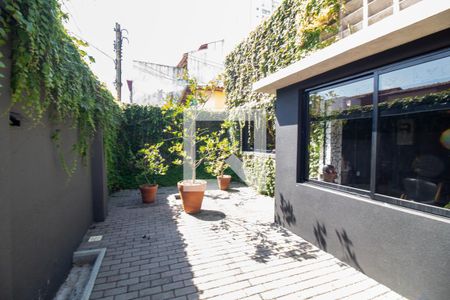 Casa à venda com 120m², 3 quartos e 2 vagas Casa à venda com 120m², 3 quartos e 2 vagasQuintal