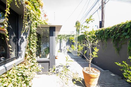 Casa à venda com 120m², 3 quartos e 2 vagas Casa à venda com 120m², 3 quartos e 2 vagasQuintal