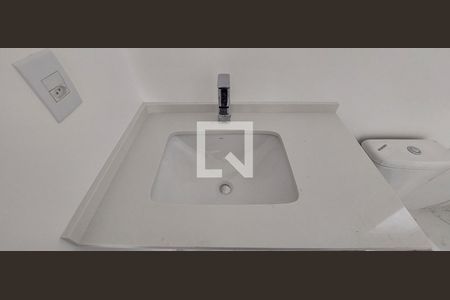 Casa à venda com 164m², 4 quartos e 3 vagas Casa à venda com 164m², 4 quartos e 3 vagasBanheiro Quarto 1 suíte