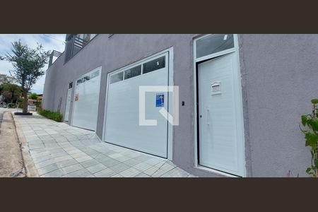 Casa à venda com 164m², 4 quartos e 3 vagas Casa à venda com 164m², 4 quartos e 3 vagasFachada