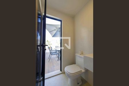 Casa de condomínio à venda com 400m², 4 quartos e 4 vagas Casa de condomínio à venda com 400m², 4 quartos e 4 vagasBanheiro Quintal