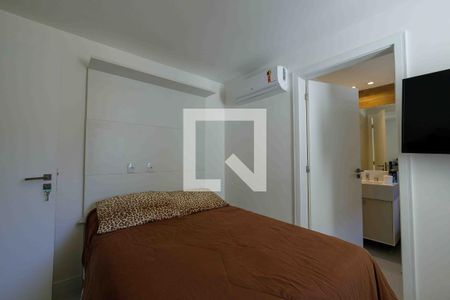 Casa de condomínio à venda com 400m², 4 quartos e 4 vagas Casa de condomínio à venda com 400m², 4 quartos e 4 vagasSuíte 2