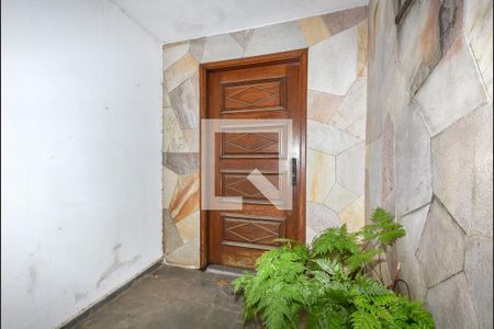 Casa para alugar com 309m², 3 quartos e 5 vagasEntrada