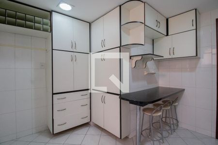 Apartamento para alugar com 110m², 3 quartos e 2 vagas Apartamento para alugar com 110m², 3 quartos e 2 vagasCozinha