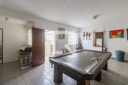 Casa à venda com 400m², 4 quartos e 4 vagas Casa à venda com 400m², 4 quartos e 4 vagasÁrea comum