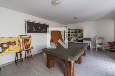 Casa à venda com 400m², 4 quartos e 4 vagas Casa à venda com 400m², 4 quartos e 4 vagasÁrea comum
