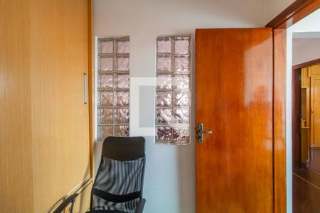 Casa à venda com 400m², 4 quartos e 4 vagas Casa à venda com 400m², 4 quartos e 4 vagasEscritório