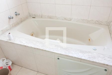 Casa à venda com 400m², 4 quartos e 5 vagasBanheiro da Suíte