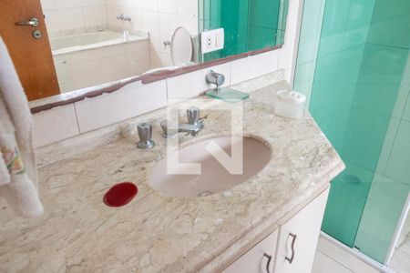 Casa à venda com 400m², 4 quartos e 5 vagasBanheiro da Suíte