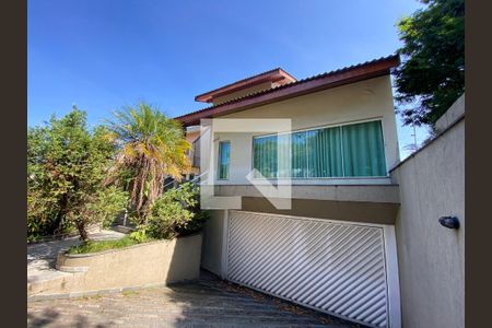 Casa à venda com 400m², 4 quartos e 5 vagasFachada