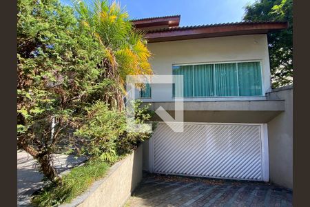 Casa à venda com 400m², 4 quartos e 5 vagasFachada