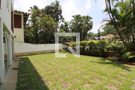 Casa à venda com 360m², 4 quartos e 6 vagasFundos da casa