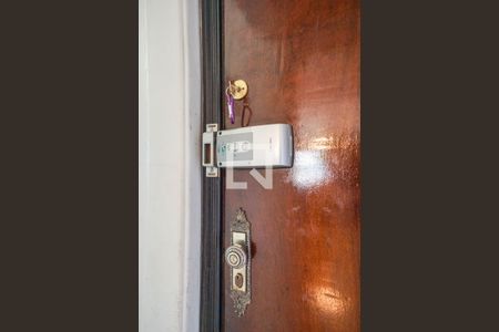 Apartamento à venda com 116m², 2 quartos e 2 vagas Apartamento à venda com 116m², 2 quartos e 2 vagasFechadura eletrônica