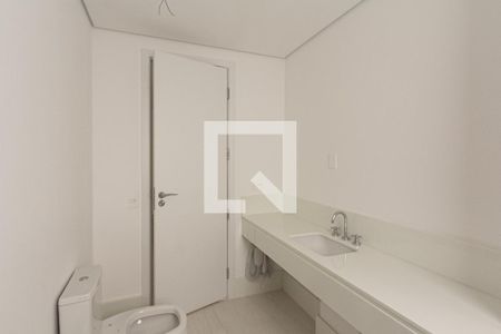 Apartamento à venda com 374m², 5 quartos e 5 vagasBanheiro da Suíte 4