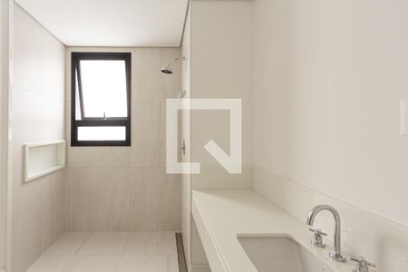 Apartamento à venda com 374m², 5 quartos e 5 vagasBanheiro 2 da Suíte 4