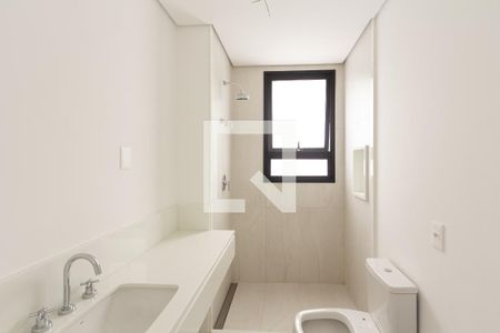 Apartamento à venda com 374m², 5 quartos e 5 vagasBanheiro da Suíte 3