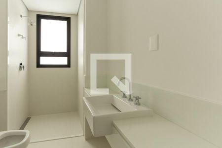 Apartamento à venda com 374m², 5 quartos e 5 vagas Apartamento à venda com 374m², 5 quartos e 5 vagasBanheiro da Suíte 4