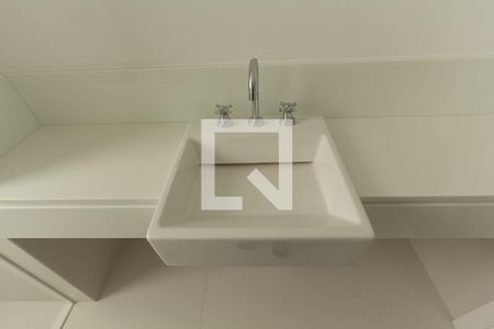 Apartamento à venda com 374m², 5 quartos e 5 vagas Apartamento à venda com 374m², 5 quartos e 5 vagasBanheiro da Suíte 4