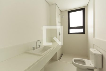 Apartamento à venda com 374m², 5 quartos e 5 vagas Apartamento à venda com 374m², 5 quartos e 5 vagasBanheiro da Suíte 3