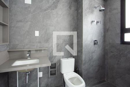 Apartamento à venda com 374m², 5 quartos e 5 vagas Apartamento à venda com 374m², 5 quartos e 5 vagasBanheiro da Suíte 1