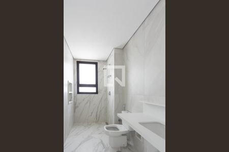 Apartamento à venda com 374m², 5 quartos e 5 vagas Apartamento à venda com 374m², 5 quartos e 5 vagasBanheiro da Suíte 2