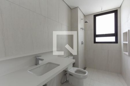 Apartamento à venda com 374m², 5 quartos e 5 vagas Apartamento à venda com 374m², 5 quartos e 5 vagasBanheiro da Suíte 3
