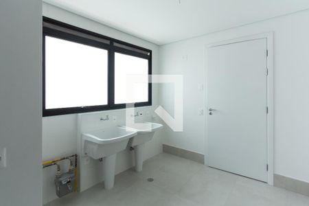 Apartamento à venda com 374m², 5 quartos e 5 vagas Apartamento à venda com 374m², 5 quartos e 5 vagasÁrea de Serviço