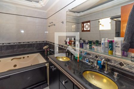 Casa à venda com 300m², 3 quartos e 6 vagas Casa à venda com 300m², 3 quartos e 6 vagasBanheiro da Suíte