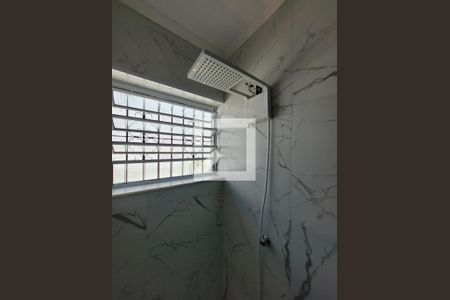 Casa à venda com 188m², 4 quartos e 4 vagas Casa à venda com 188m², 4 quartos e 4 vagasBanheiro