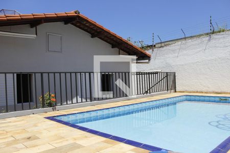 Casa à venda com 188m², 4 quartos e 4 vagasPiscina
