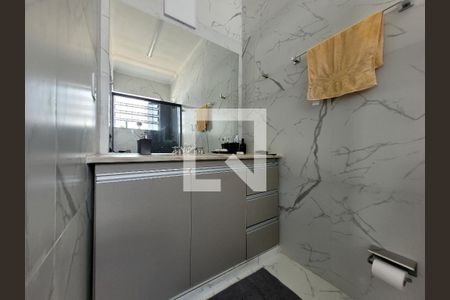 Casa à venda com 188m², 4 quartos e 4 vagas Casa à venda com 188m², 4 quartos e 4 vagasBanheiro da Suíte