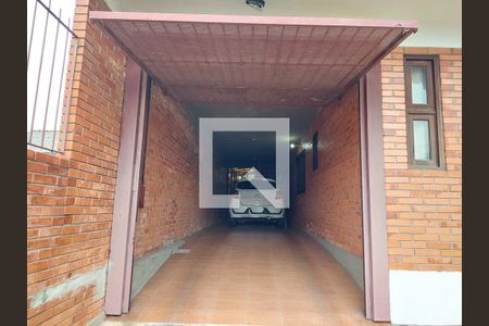 Casa para alugar com 256m², 3 quartos e 3 vagas Casa para alugar com 256m², 3 quartos e 3 vagasGaragem