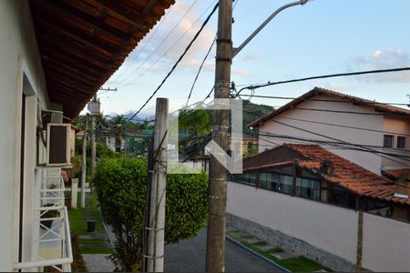 Casa de condomínio à venda com 120m², 4 quartos e 4 vagasVista da Varanda 