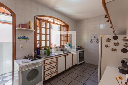 Casa à venda com 139m², 3 quartos e 2 vagas Casa à venda com 139m², 3 quartos e 2 vagasCozinha