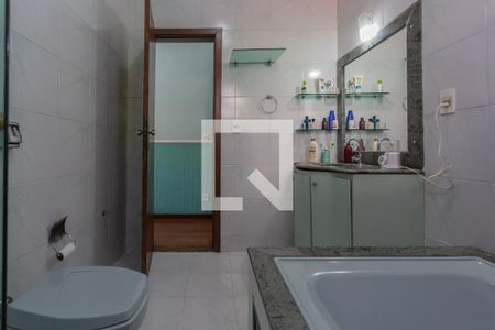 Casa à venda com 139m², 3 quartos e 2 vagas Casa à venda com 139m², 3 quartos e 2 vagasBanheiro da Suíte