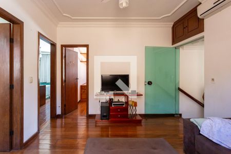 Casa à venda com 139m², 3 quartos e 2 vagas Casa à venda com 139m², 3 quartos e 2 vagasSala de TV