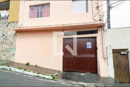 Casa à venda com 220m², 3 quartos e 3 vagas Casa à venda com 220m², 3 quartos e 3 vagasFachada