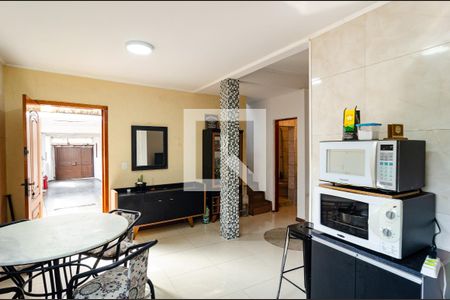 Casa à venda com 220m², 3 quartos e 3 vagas Casa à venda com 220m², 3 quartos e 3 vagasCozinha