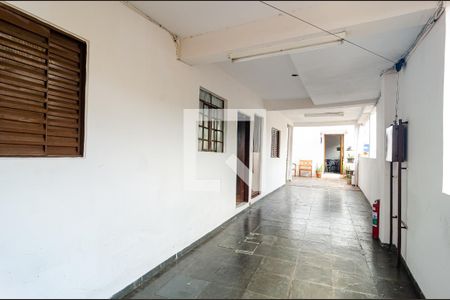 Casa à venda com 220m², 3 quartos e 3 vagas Casa à venda com 220m², 3 quartos e 3 vagasEntrada