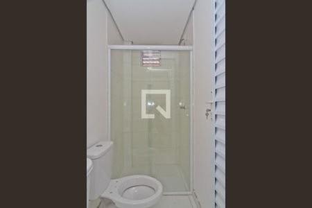 Banheiro de kitnet/studio para alugar com 1 quarto, 30m² em Jardim do Tiro, São Paulo