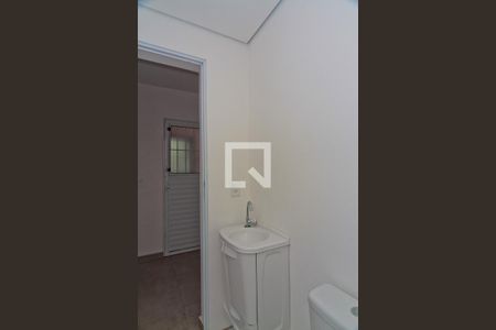 Banheiro de kitnet/studio para alugar com 1 quarto, 30m² em Jardim do Tiro, São Paulo