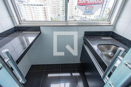 Apartamento à venda com 80m², 2 quartos e 2 vagasArea de serviço